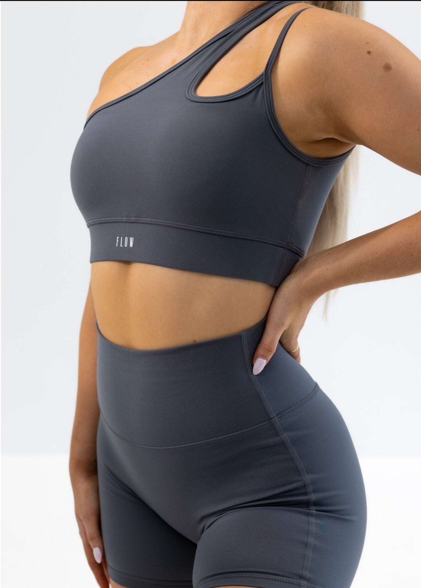 Wilo Sports Bra | STEEL