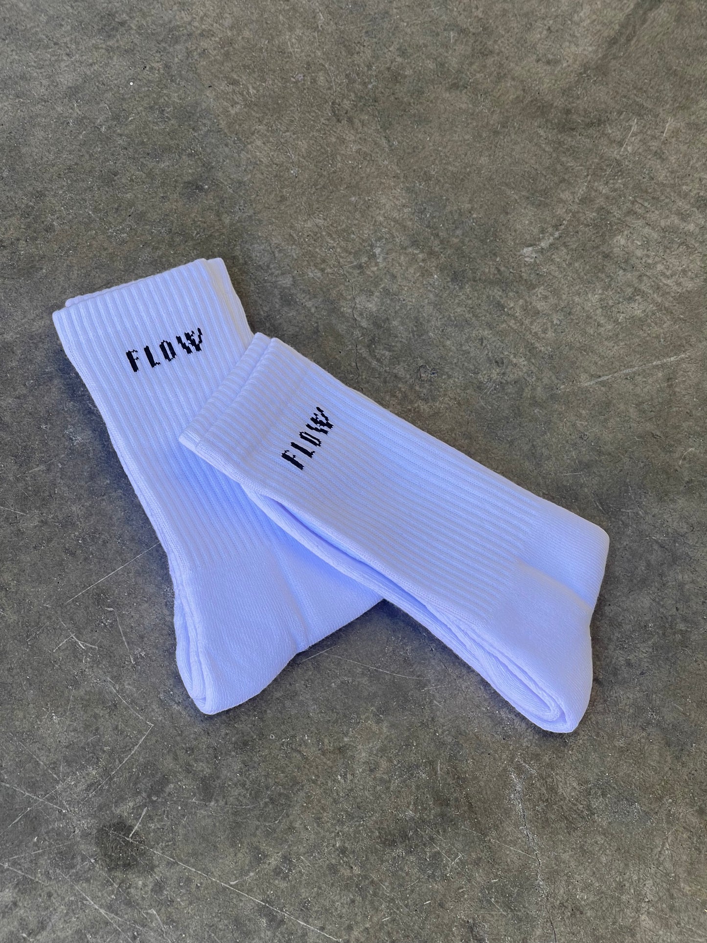 FLOW Crew Socks